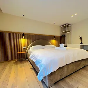 Apartment Center Hideaway, Tirana