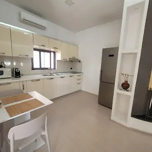 Apartment An With Fireplace, Tirana